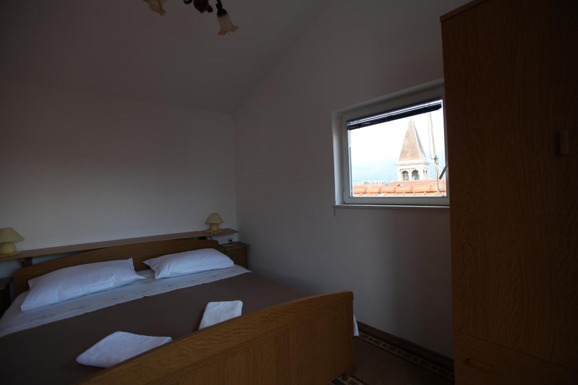 Apartment Jure Trogir Eksteriør billede